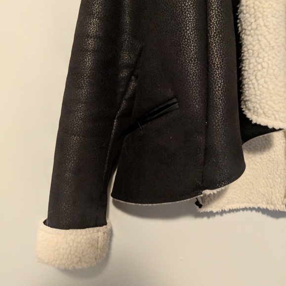 🆕 Shearling Jacket - Picture 4 of 6